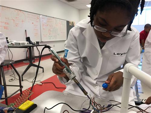 Our STEM student working on a project in the JRP STEM Lab 